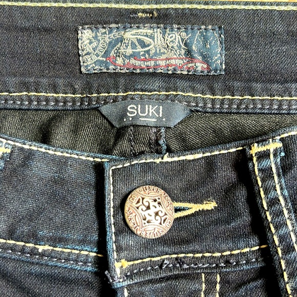 NWOT Silver Suki fit, Super stretch, mid-rise slim boot jeans. W28, L33 - Picture 6 of 11